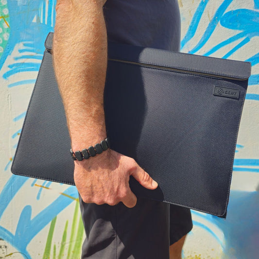 Faraday Laptop Sleeve by SCRTnz - Ultimate Protection, Privacy & Security - GroundedKiwi.nzlaptop bag laptop baganti radiationanti theftbag